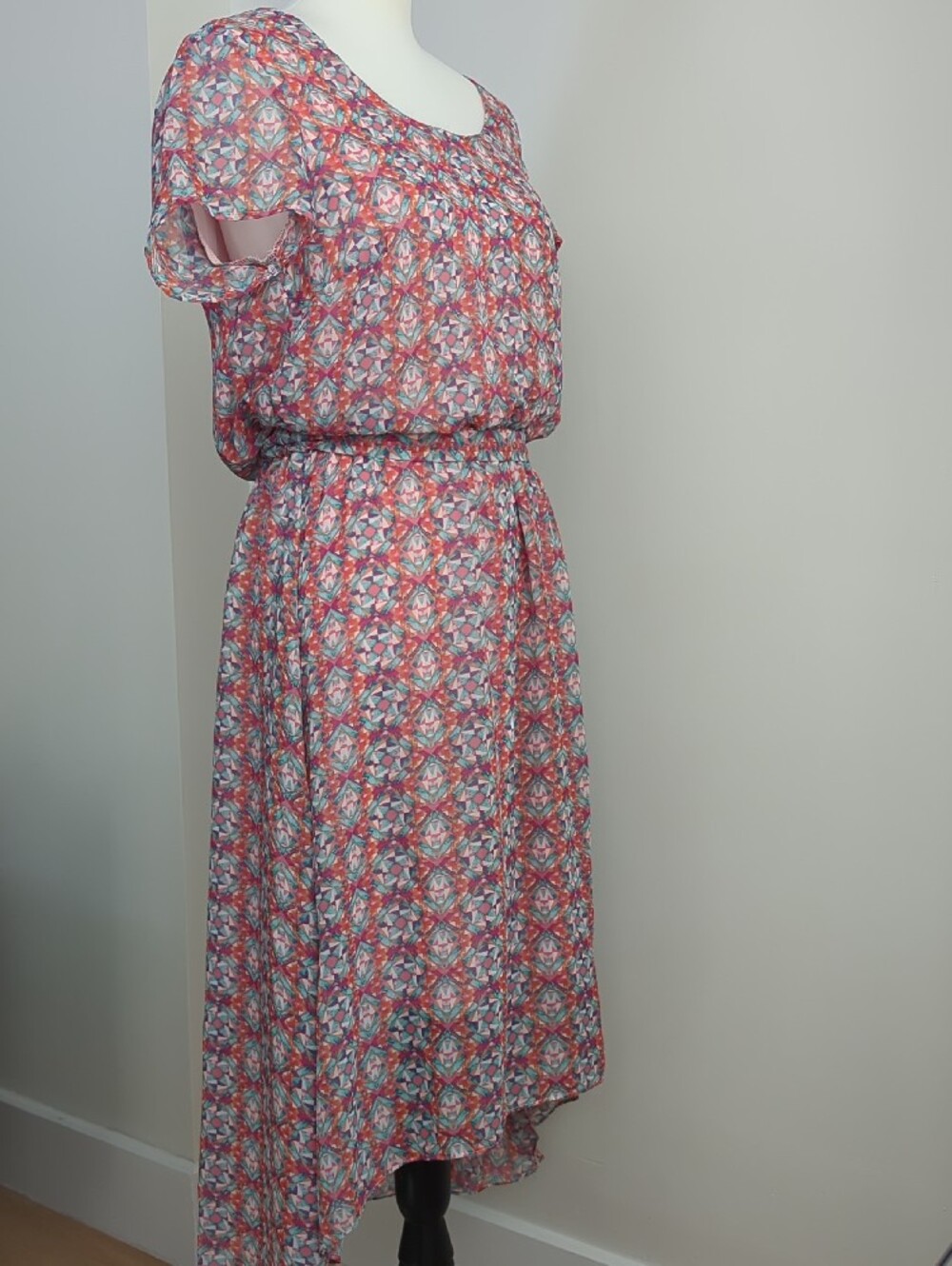 Shelby & Palmer Geometric Kaleidoscope Print Short Sleeve High-Low Midi Dress - Picture 8 of 16